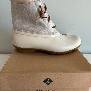 Sperry Women's Winter Boots - Cream and Tan